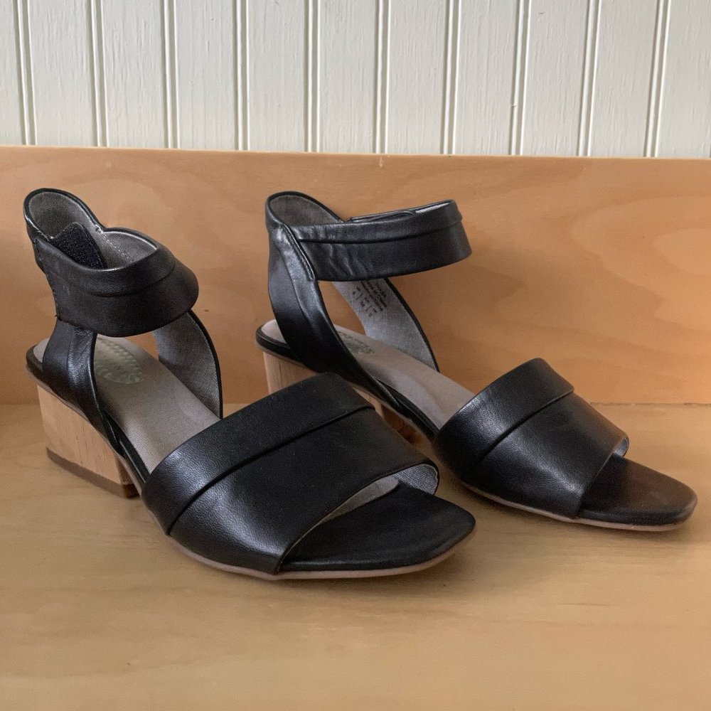 Com + Sens Eco-friendly / Sustainable Black Block Heel Sandal